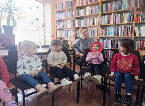 „Дечак и јабука“