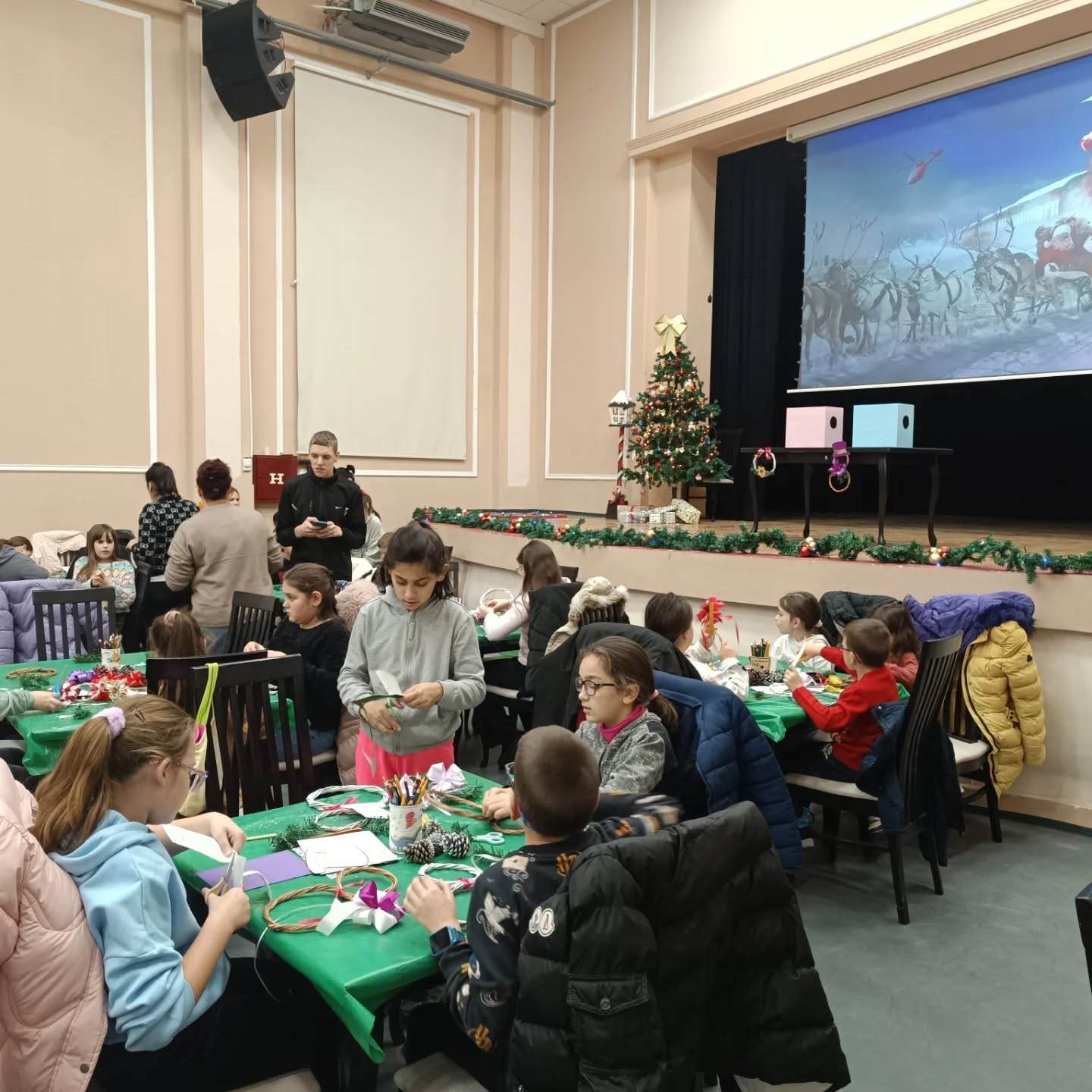 Дани дечјег стваралаштва: Креативна новогодишња радионица