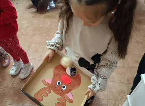 Дани дечјег стваралаштва: Новогодишња радионица са предшколцима